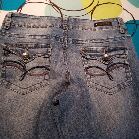 L.E.I JEANS - Picture 2 of 3